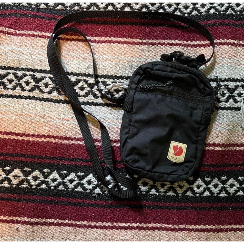 Fjallraven High Coast Pocket Crossbody Bag Black One Size Recycled Nylon Travel